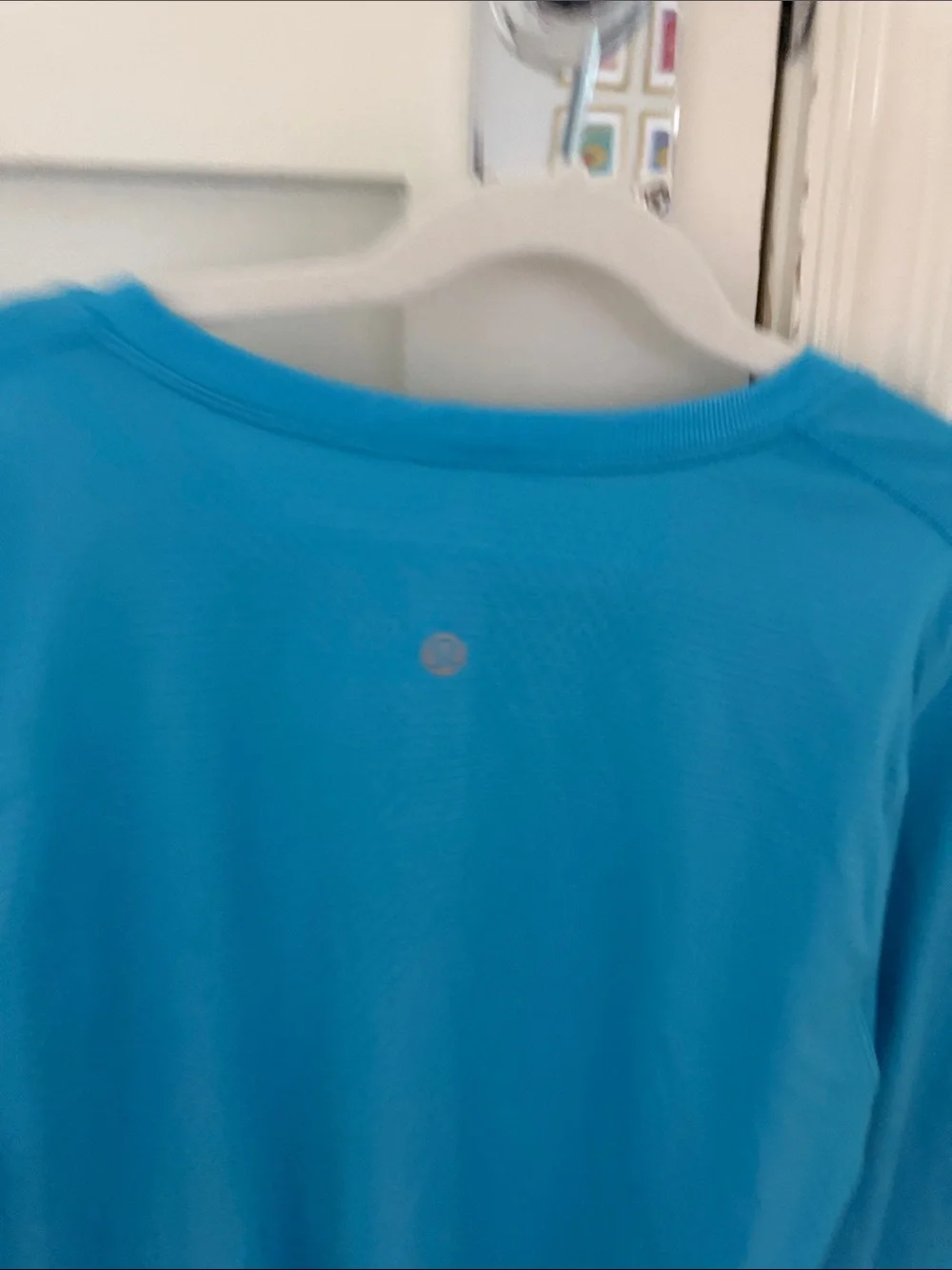 lululemon athletica Long Sleeve Tee in Bright Teal Blue SIZE 4 relaxed!